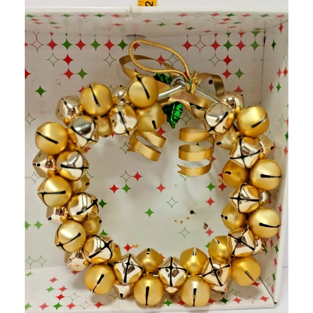 Vibrant Traditional Festive Christmas 2 Sided Gold Jinglebell 10